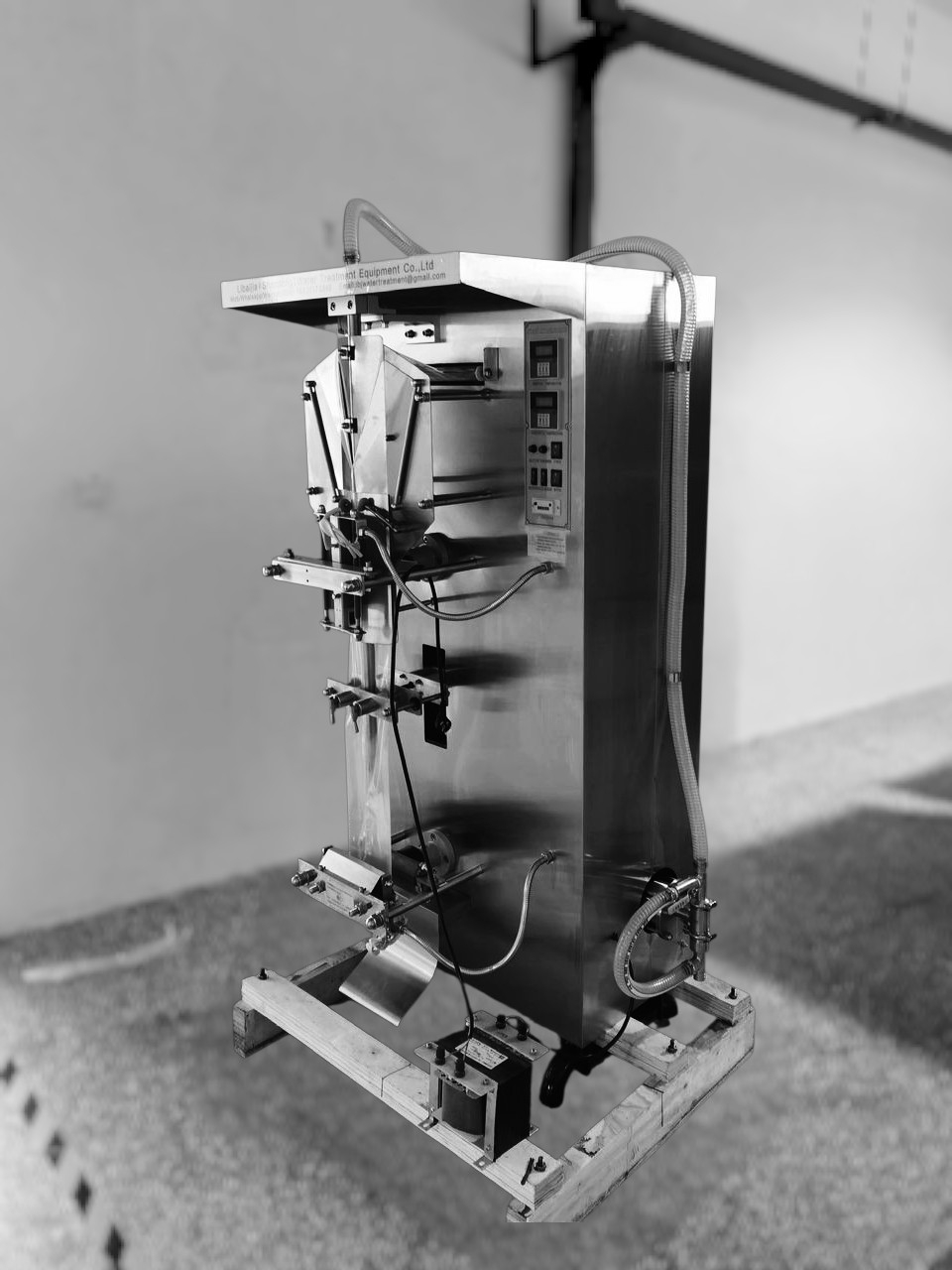 Machine d'emballage automatique pour l'eau 